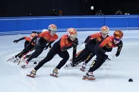 中场一脚直塞把后防撕开了