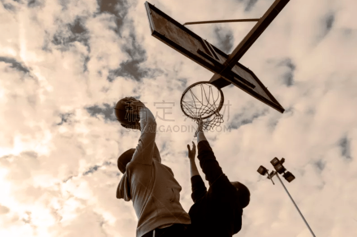 数学轶事：解析“马尔可夫链”在百家乐路单生成与分析中的应用。（数学漫谈：马尔可夫链如何驱动百家乐路单的生成与分析）