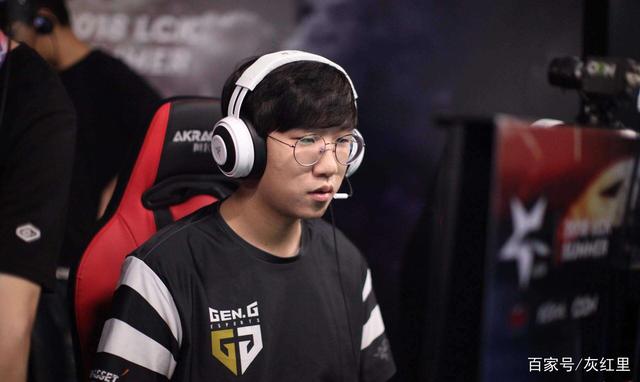 打出属于自 打出属于自