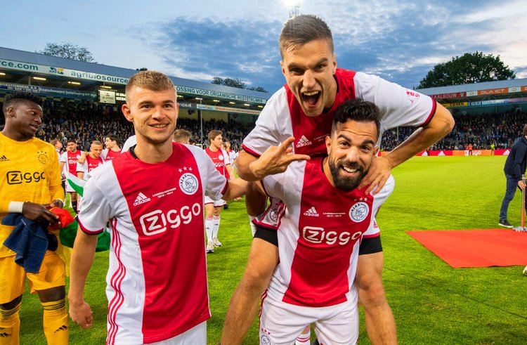 伯恩的首秀 伯恩的首秀